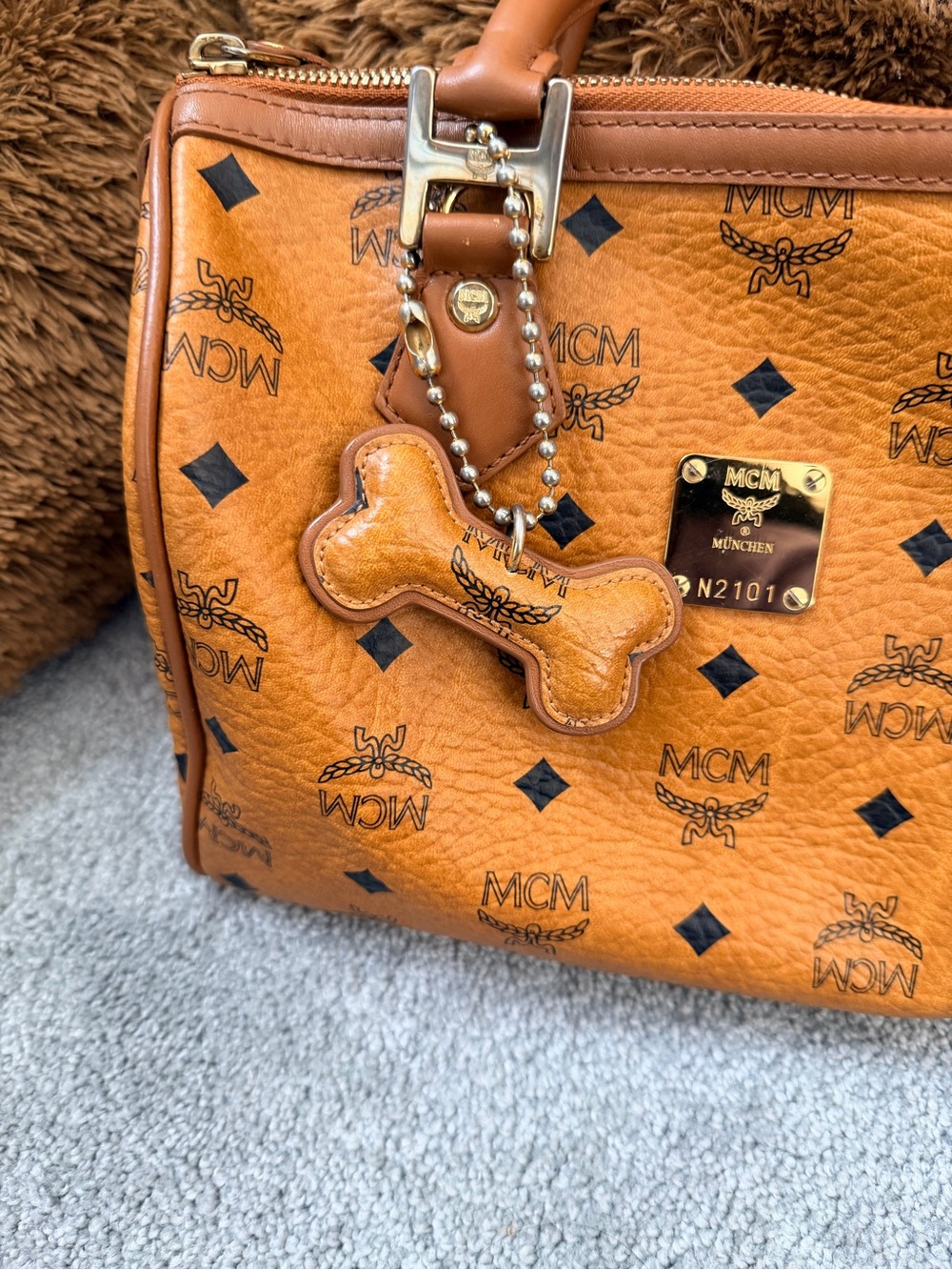 MCM Cognac Bone Charm - Picture 3 of 3